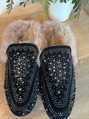 Wet Kiss Black Velvet Smoky Crystal-Studded Faux Fur Lined Slides LIKE NEW 8